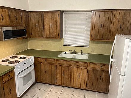 2nd image of 1104 W Mount Dr APT 106