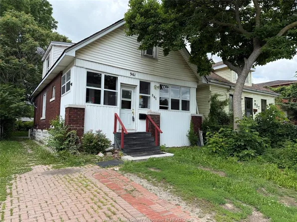 961 Campbell Ave, Windsor, ON N9B 2J4
