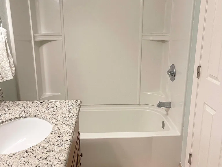 1131 Rose Ave — Photo 5