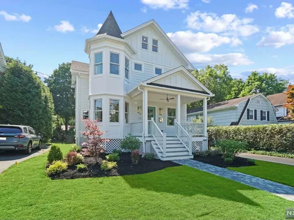 113 Hope St, Ridgewood, NJ 07450