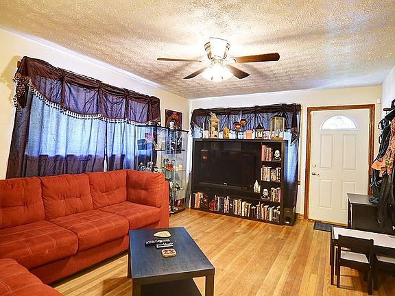 5th image of 3132 Hobart Ave