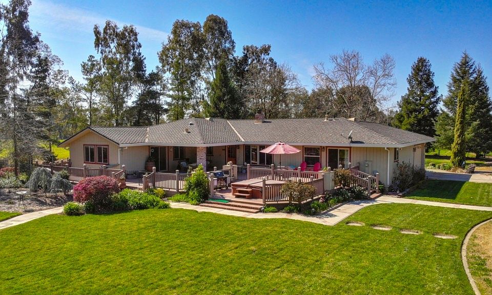 1st image of 10285 Badger Creek Ln
