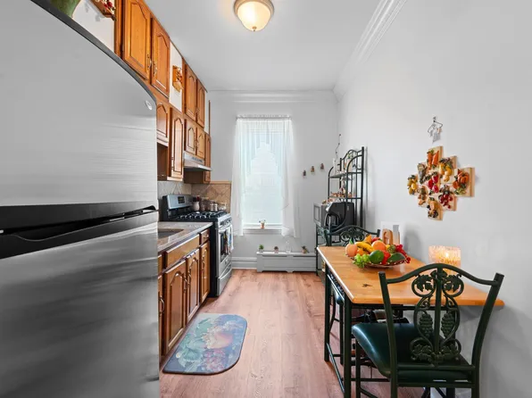 9031 Ft Hamilton Parkway image 7 of 13