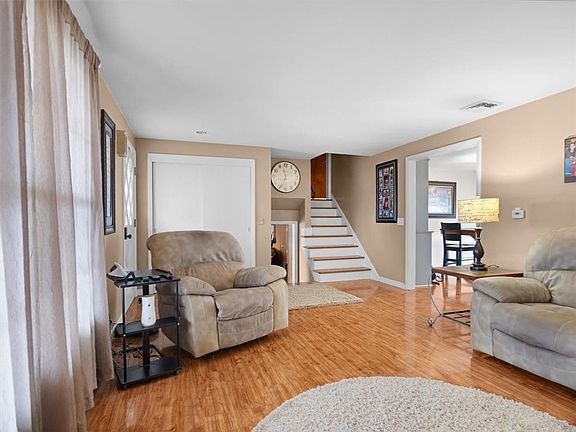 3rd image of 6630 Hill Rd