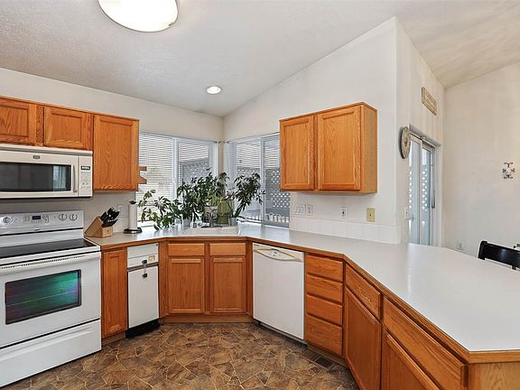 5th image of 1415 E Houghton Ct