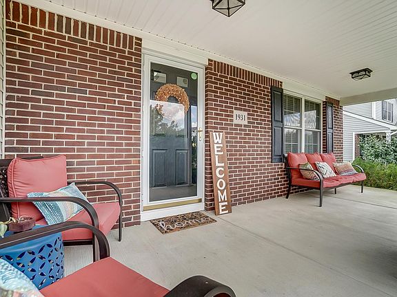 2nd image of 1931 Bobtail Ln