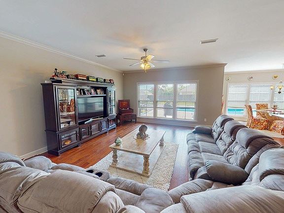 2nd image of 111 Moultrie Dr