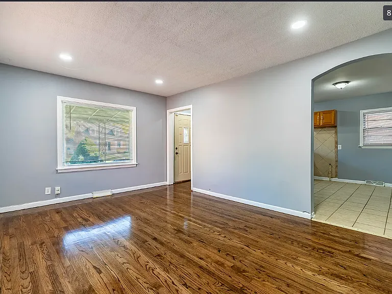 4836 Madison St — Photo 2