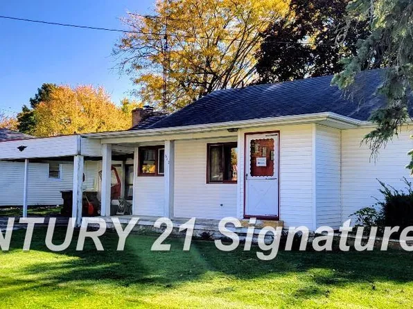 612 Sunnyside Dr, Chesaning, MI 48616