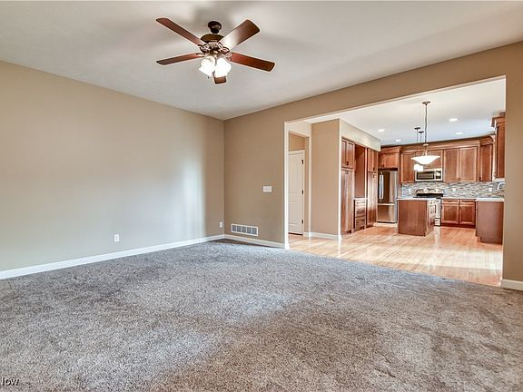 4th image of 8254 Beaumont Dr