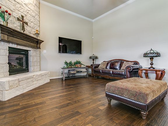 4th image of 1318 Livorno Dr