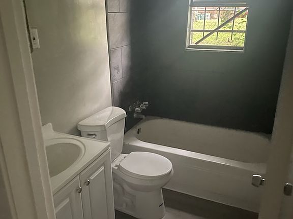 2nd image of 499 Baltimore St #501
