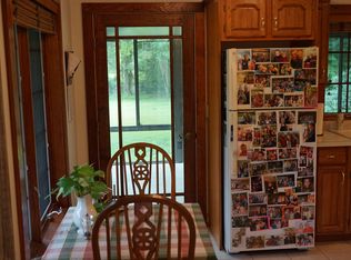 4003 Manor Dr, Stroudsburg, PA 18360