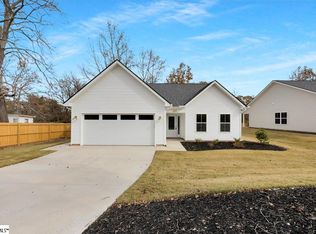 269 Ragan St, Campobello, SC 29322