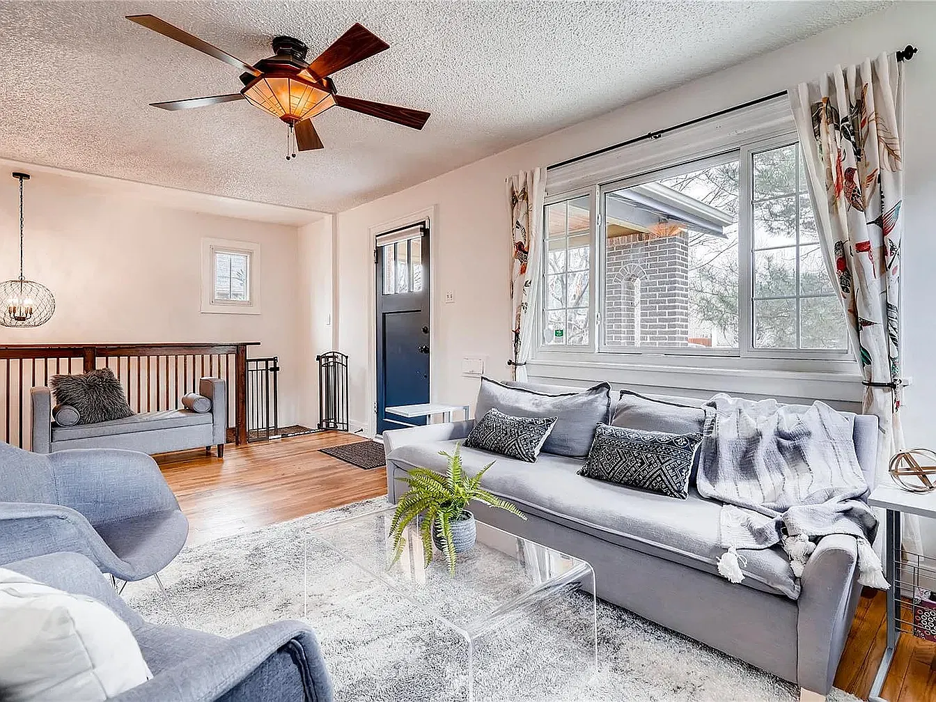 3 bed, 1966 sqft, $3,500 — Photo 2