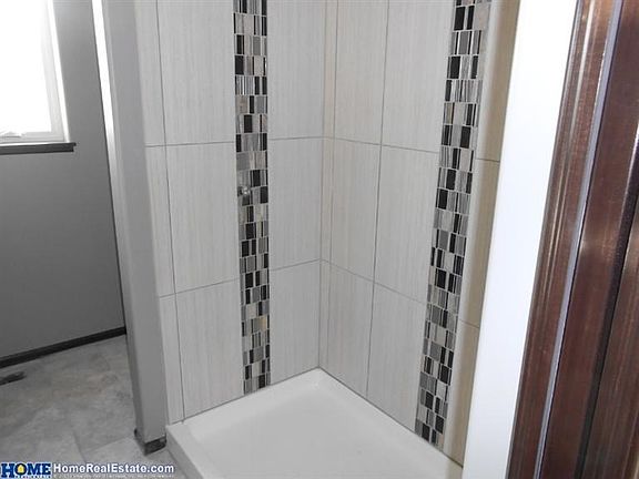 4th image of 7522 S 78th St