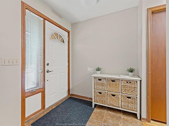 5th image of 281 Saint Paul Ave