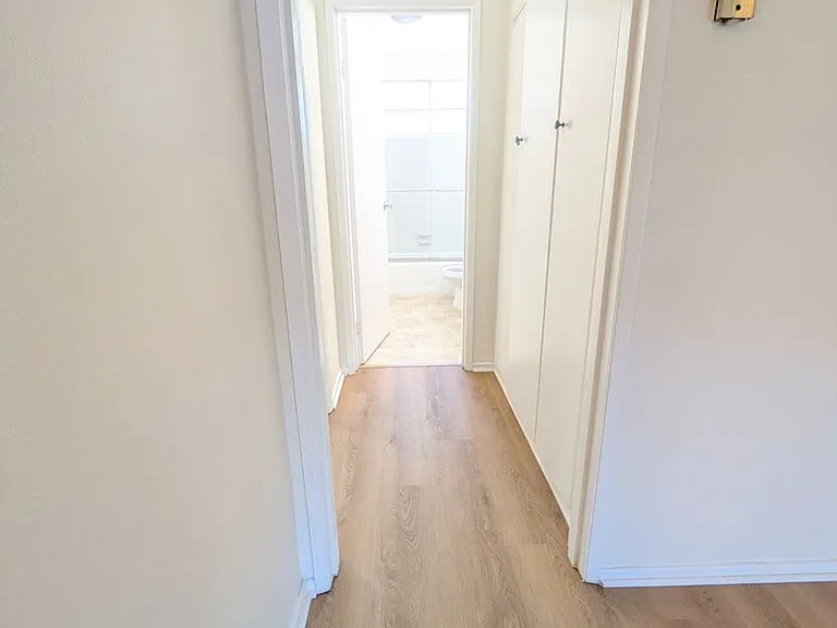 648 N Hayworth Ave — Photo 7