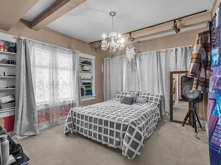 223 S Edward St #1 — Photo 5