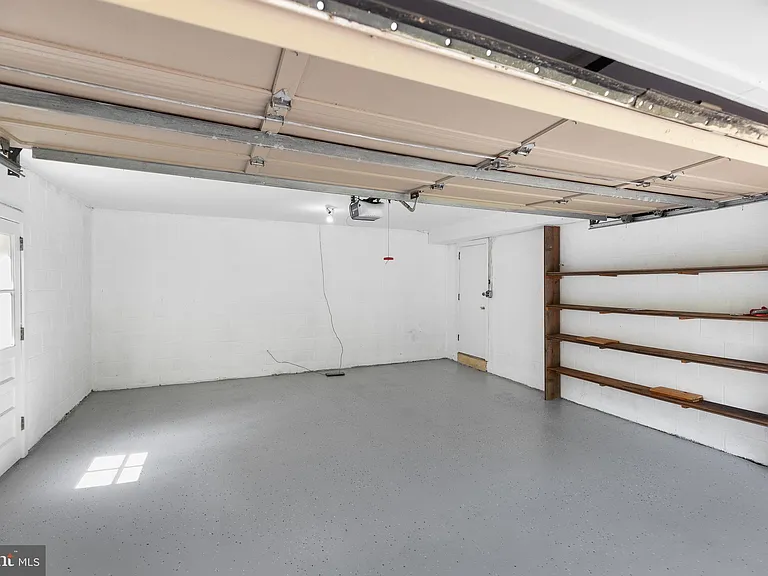 1222 Noyes Dr — Photo 29