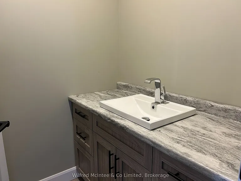 187 Balaklava St #2 — Photo 14