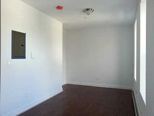 Rented by Portman Realty Corp | media 35