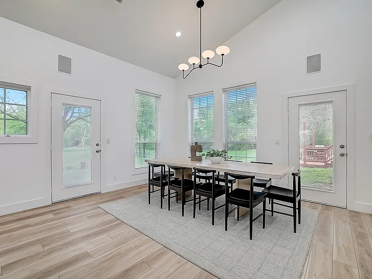 5511 N Dunlap Rd — Photo 28