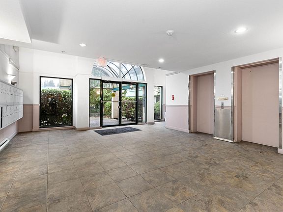 4th image of 2962 Trethewey St #321