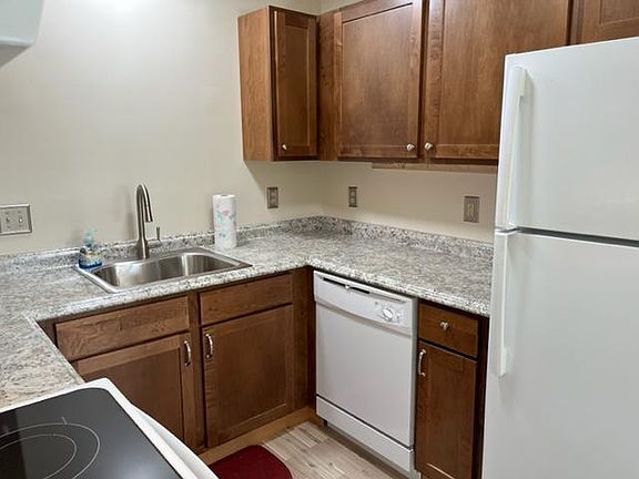 5th image of 814 Minnie Ave
