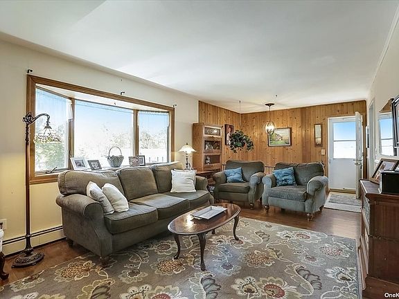 5th image of 7 Brentwood Ave