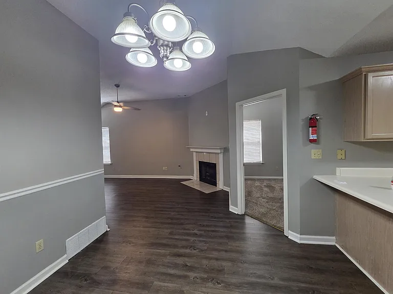 7733 Shadowland Dr — Photo 6