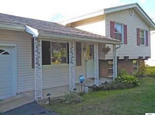 7 Abel Dr, Johnstown, NY 12095
