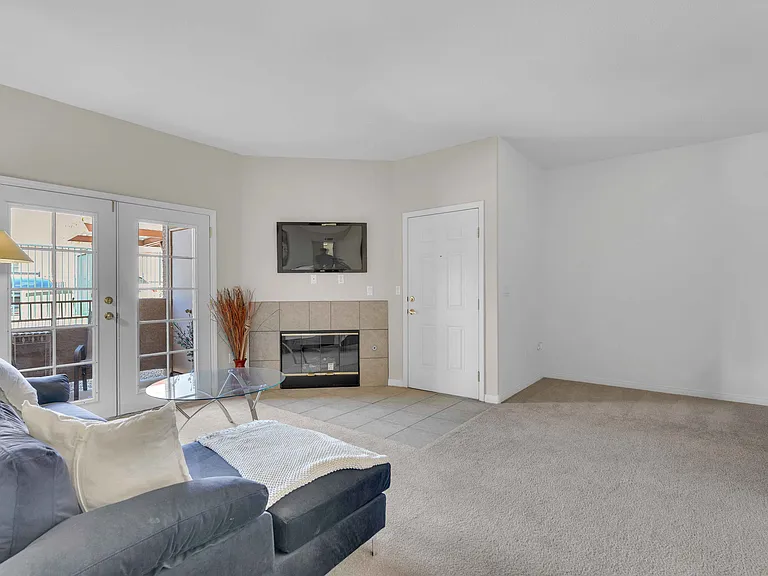 9925 W Russell Rd — Photo 17
