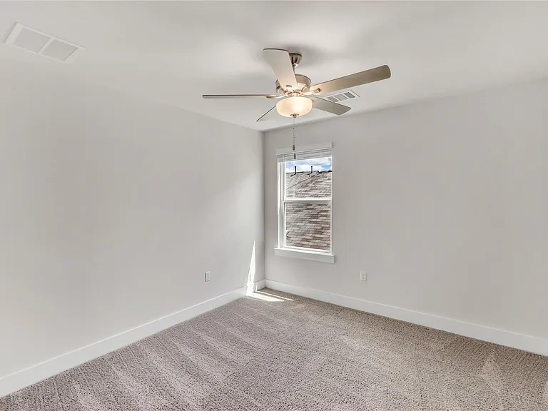 15607 Ellinger Dr — Photo 22