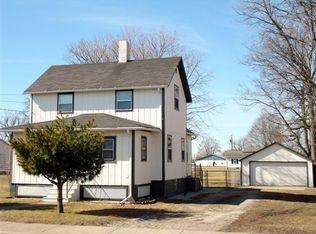 768 S Henderson St, Galesburg, IL 61401