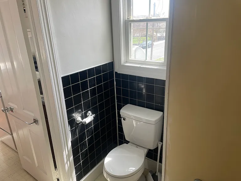 18 E Green St #B — Photo 3