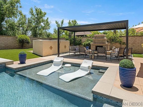 Swimming Pool/Hot Tub/Sauna