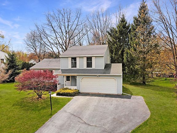 2nd image of 22 Birch Glen Dr