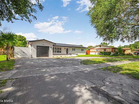 2nd image of 10316 SW 50th St