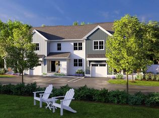 1 Maplewood Ln #33-3, Raynham, MA 02767