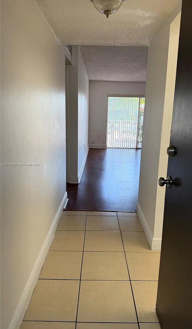 Doral Gardens Ii Condo — Photo 3