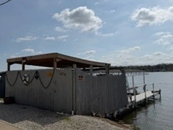 10 Lake Grove Clb, Decatur, IL 62521