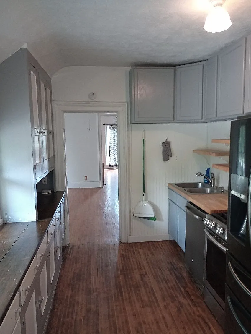 303 S 3rd St — Photo 3