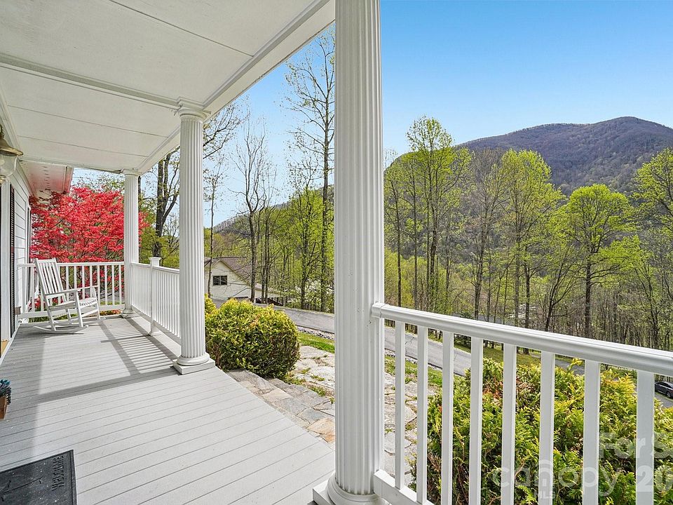 1st image of 302 Davy Crockett Dr
