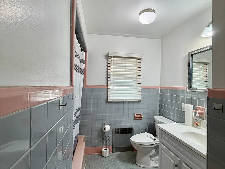 51 W 3rd St #1 — Photo 64