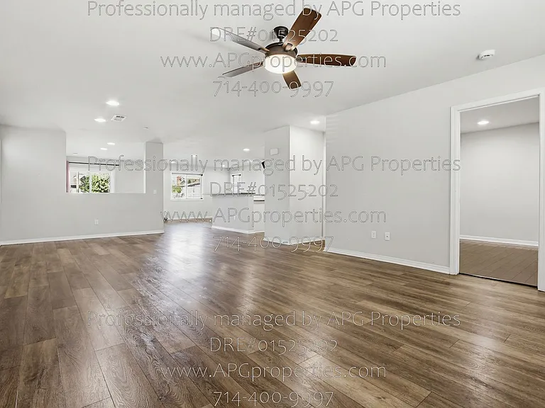 139 Thompson Ave — Photo 10