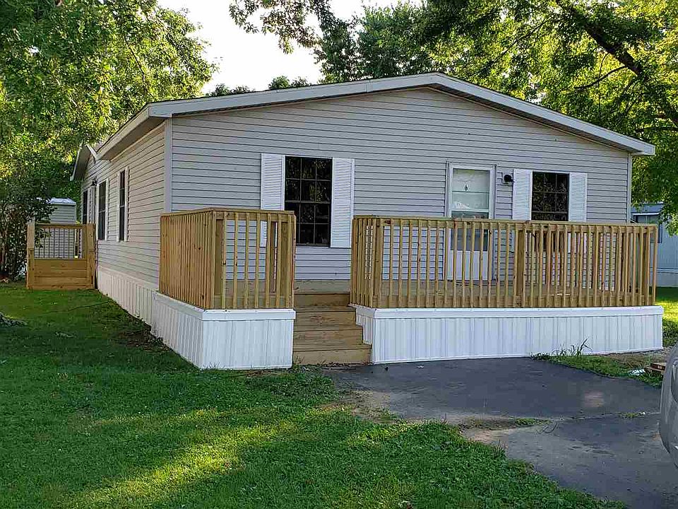 1st image of 2 Hickory Dr