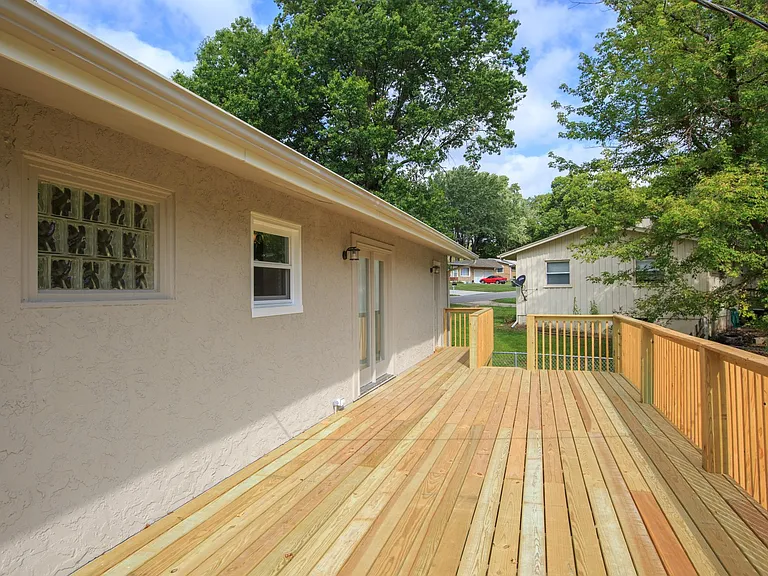7001 NW Coronado St — Photo 33