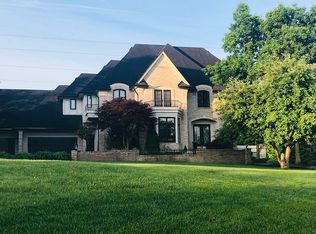 2925 Cranbrook Ridge Ct, Rochester Hills, MI 48306