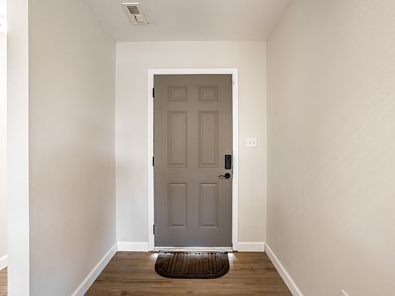 5th image of 2706 Lullwater Ln